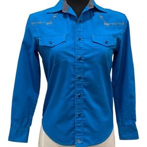 Cody James Western Blue Button Up Shirt - Women’s Small - NWOT